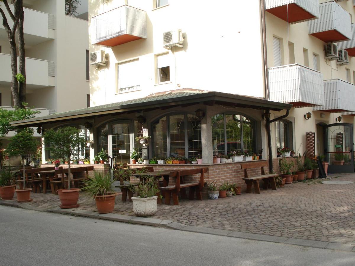 La Quercia Hotel Lignano Sabbiadoro Exterior photo