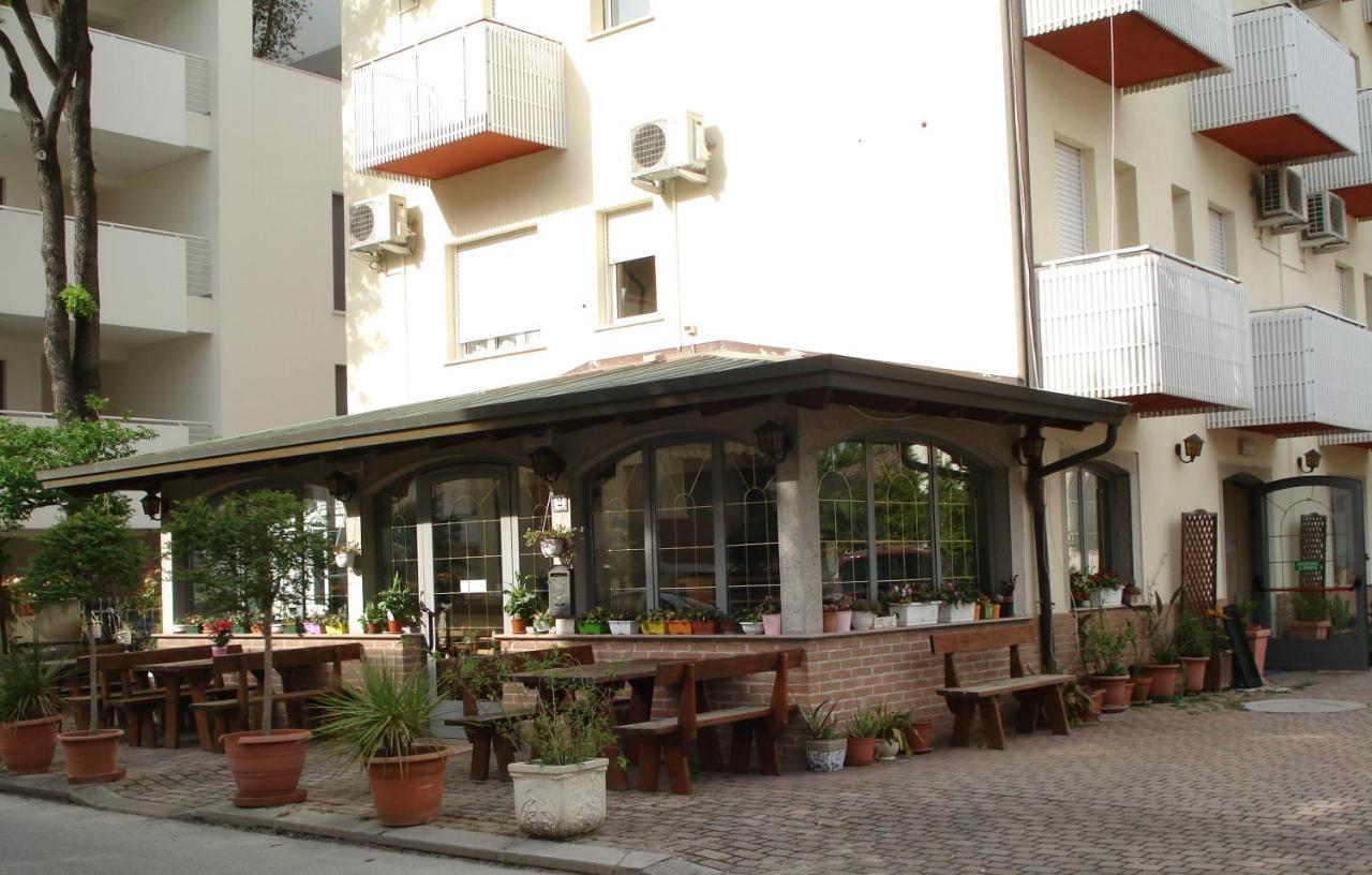 La Quercia Hotel Lignano Sabbiadoro Exterior photo